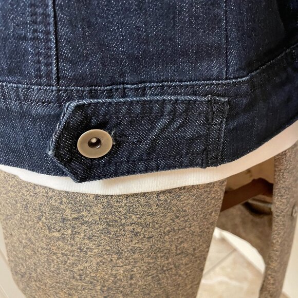 BACCINI DENIM JACKET, UNLINED, DARK WASH, ZIPPER CLOSURE, SIZE LARGE - Picture 3 of 8